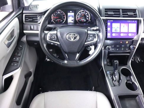 Used 2016 Toyota Camry SE FWD image 28