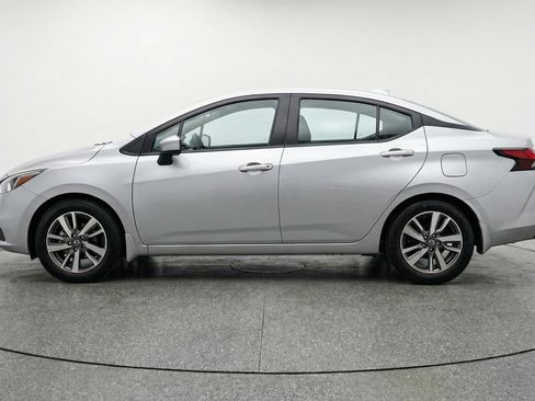 Used 2025 Nissan Versa SV image 5