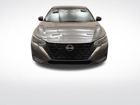 Used 2025 Nissan Sentra SR image 2