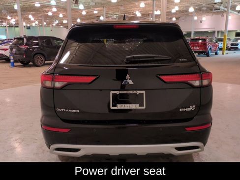 New 2025 Mitsubishi Outlander SE image 5