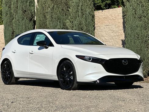 New 2026 MAZDA MAZDA3 Hatchback w/Premium Plus Pkg image 2