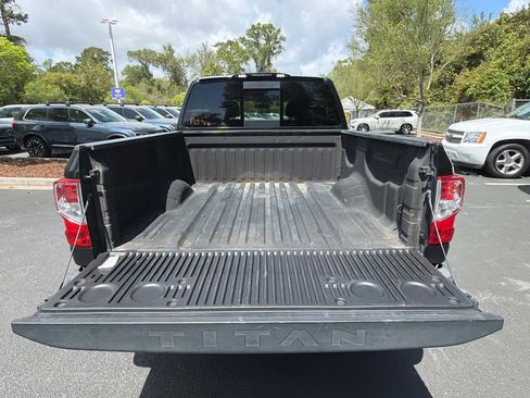 Used 2017 Nissan Titan S image 22