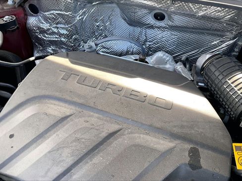 Used 2025 Chevrolet Trax LS FWD image 33