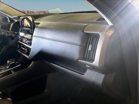 Used 2022 Nissan Pathfinder Platinum w/ Cargo Package FWD image 17