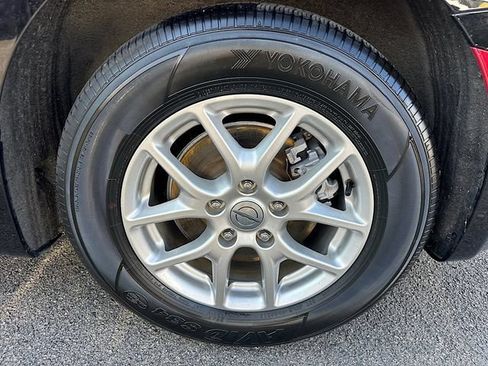 Used 2024 Chrysler Pacifica Touring-L FWD image 27