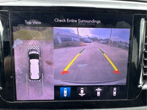 Used 2020 Chrysler Pacifica Limited FWD image 29