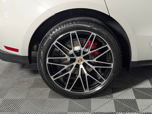 New 2026 Porsche Macan S image 13