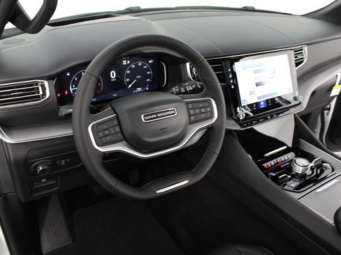 New 2026 Jeep Grand Wagoneer Limited AWD/4WD image 9