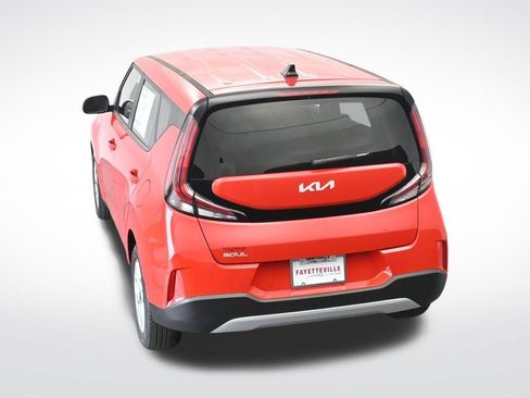 Used 2025 Kia Soul LX w/ LX Technology Package FWD image 29