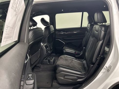 Used 2021 Jeep Grand Cherokee L Laredo image 19