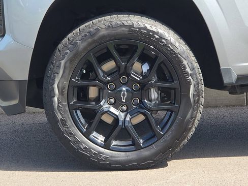 Used 2024 Chevrolet Colorado Z71 w/ LPO, Dark Essentials Package AWD/4WD image 30