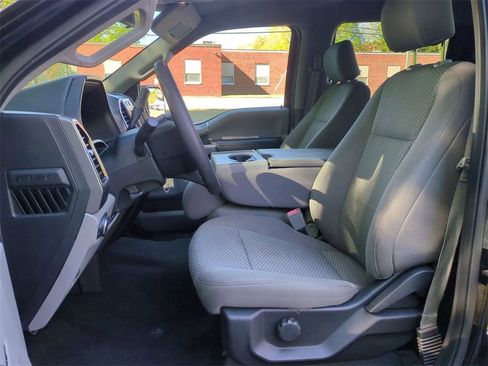 Used 2018 Ford F150 XLT w/ XTR Package image 21