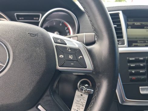 Used 2016 Mercedes-Benz GL 450 4MATIC image 17