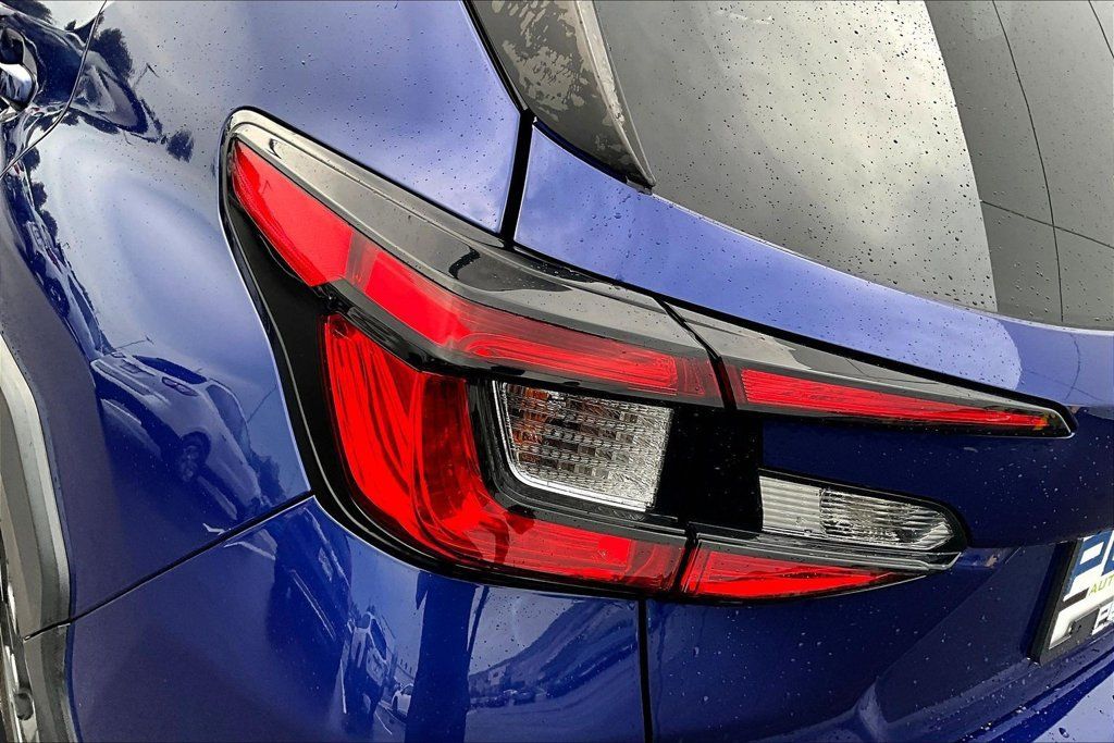 Used 2024 Subaru Crosstrek 2.5i Limited w/ Crosstrek Mirror Package AWD/4WD image 23