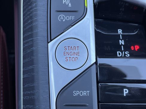 New 2026 BMW 330i Sedan w/ M Sport Package image 11