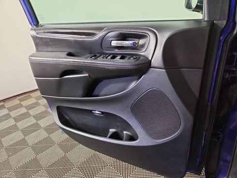 Used 2020 Dodge Grand Caravan SE FWD image 27
