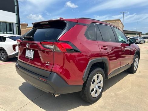 Used 2021 Toyota RAV4 LE AWD/4WD image 13