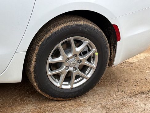 New 2026 Chrysler Pacifica Select FWD image 12