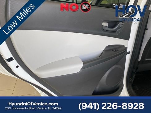 Used 2023 Hyundai Kona SEL w/ Cargo Package AWD/4WD image 38