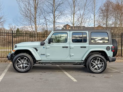 Used 2024 Jeep Wrangler Unlimited w/ Convenience Group image 6