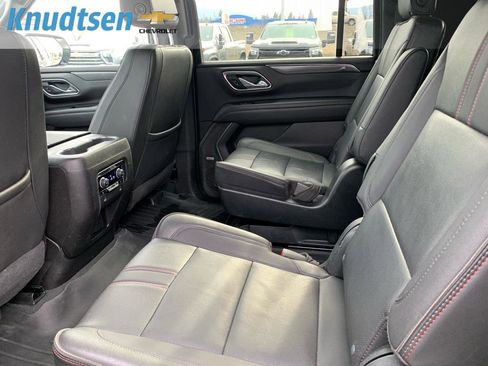 Used 2021 Chevrolet Suburban RST w/ Luxury Package image 16