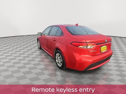 Used 2020 Toyota Corolla LE image 7
