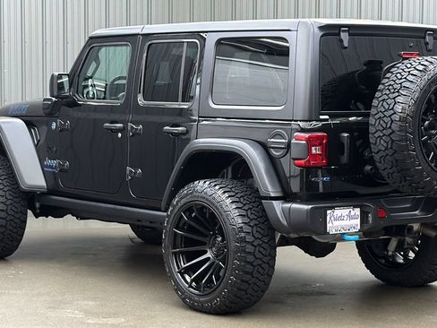 Used 2024 Jeep Wrangler Unlimited AWD/4WD image 3