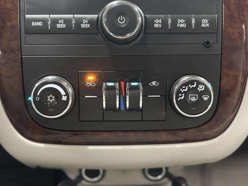 Used 2010 Chevrolet Impala LT w/ Convenience Package image 24