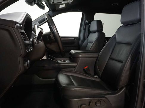 Used 2023 Chevrolet Suburban LT image 13