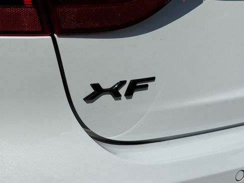 Used 2021 Jaguar XF R-Dynamic SE image 90