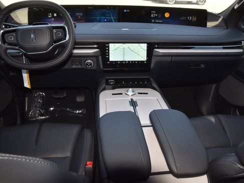 New 2025 Lincoln Navigator L Reserve w/ Jet Appearance Package image 17