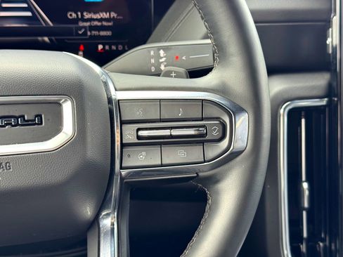 Used 2025 GMC Yukon XL Denali image 27