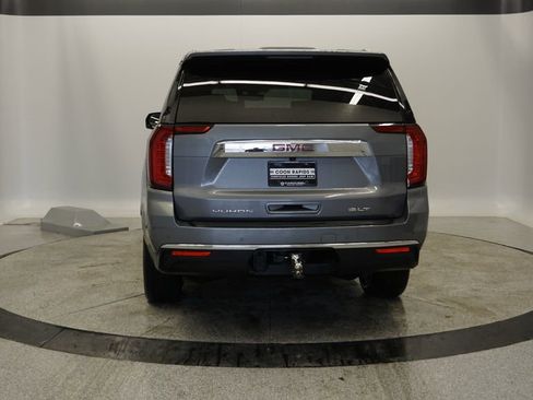Used 2021 GMC Yukon XL SLT w/ SLT Premium Package image 8