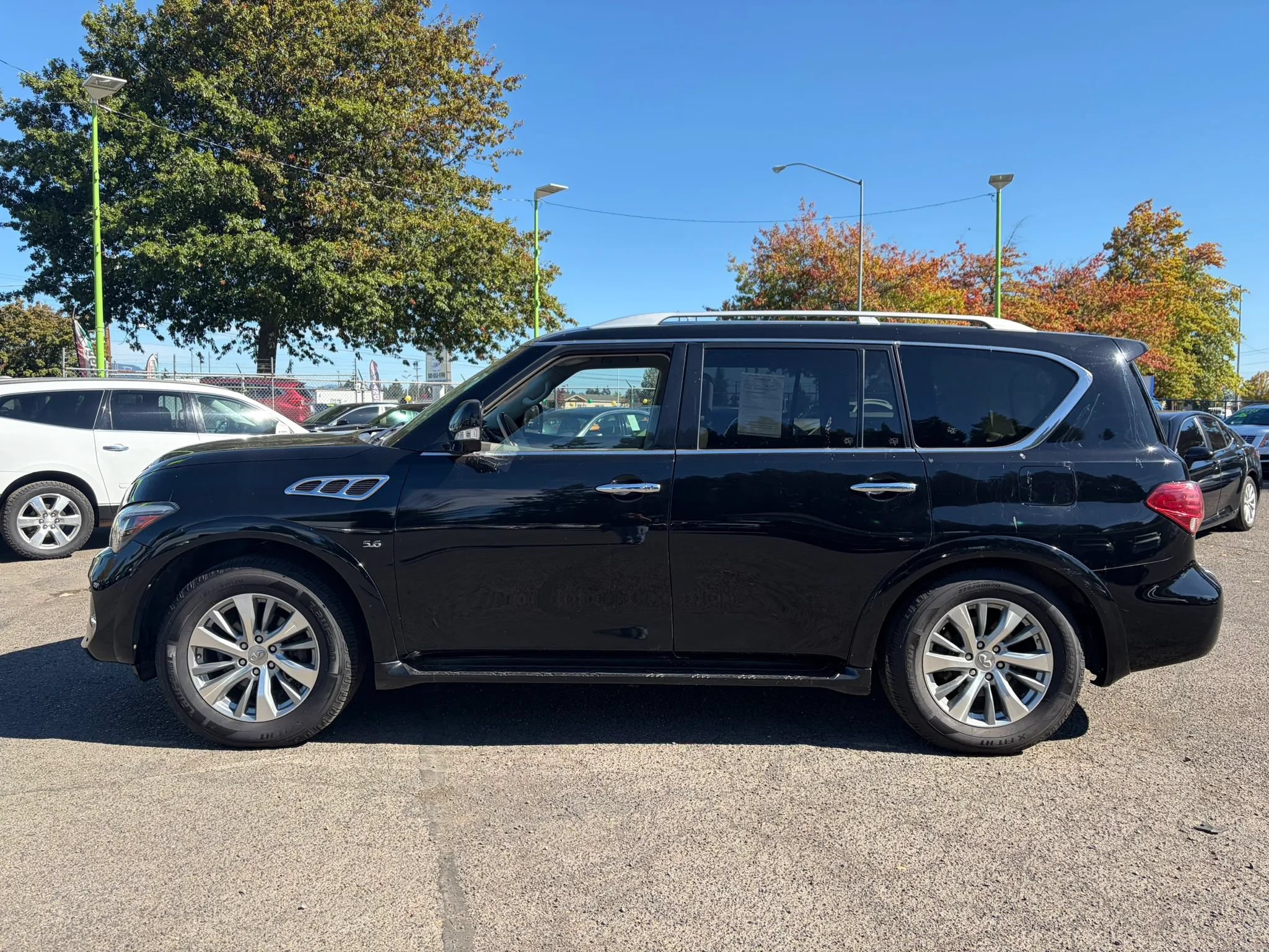 Used 2015 INFINITI QX80 4WD w/ 22" Wheel Package image 4
