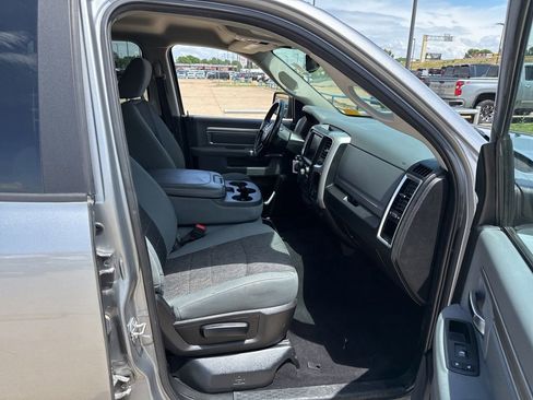 Used 2020 RAM 1500 Classic SLT w/ Luxury Group AWD/4WD image 13