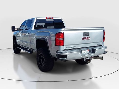 Used 2019 GMC Sierra 2500 Denali w/ Duramax Plus Package AWD/4WD image 5