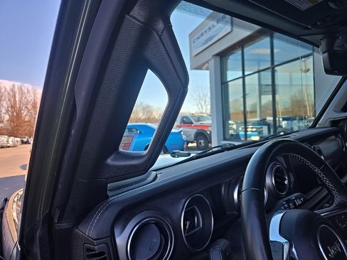 Used 2023 Jeep Wrangler Unlimited Rubicon w/ Safety Group image 44