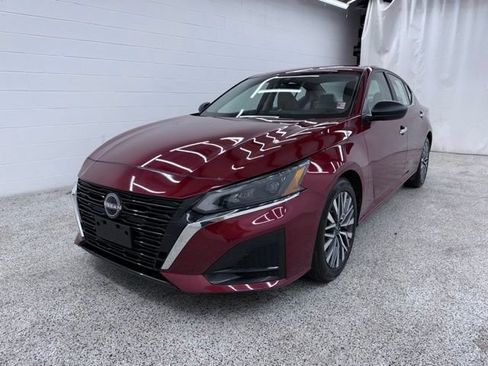Used 2025 Nissan Altima 2.5 SV FWD image 5