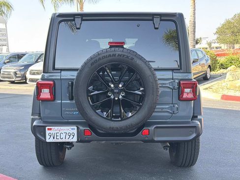 Used 2025 Jeep Wrangler Unlimited Sahara w/ Safety Group AWD/4WD image 8