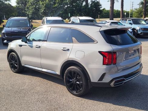 Certified 2023 Kia Sorento SX FWD image 6
