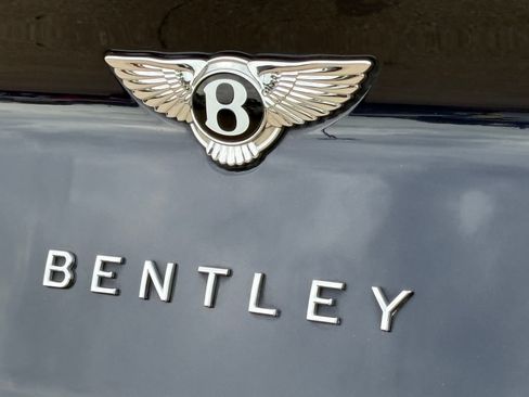 Used 2021 Bentley Bentayga AWD/4WD image 14