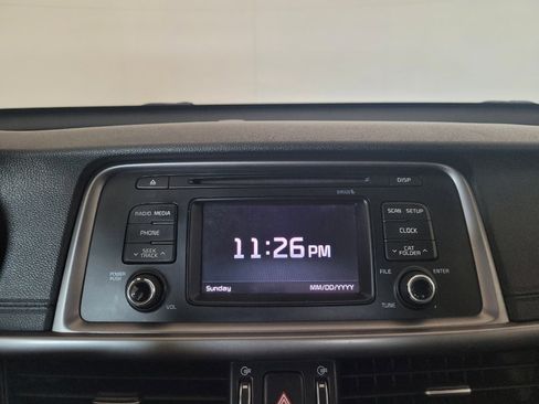 Used 2017 Kia Optima LX FWD image 25