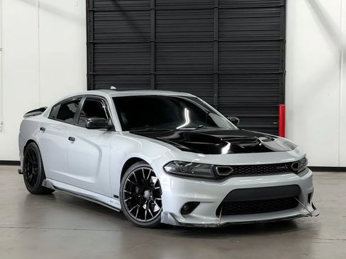 Used 2020 Dodge Charger Scat Pack RWD image 5