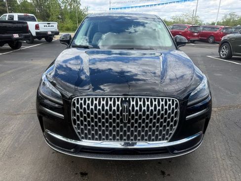 Used 2023 Lincoln Corsair AWD w/ Equipment Group 101A image 8