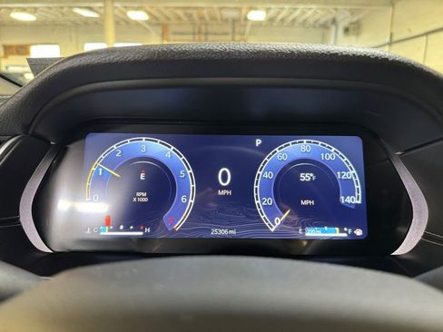 Used 2024 Jeep Grand Cherokee L Altitude AWD/4WD image 16