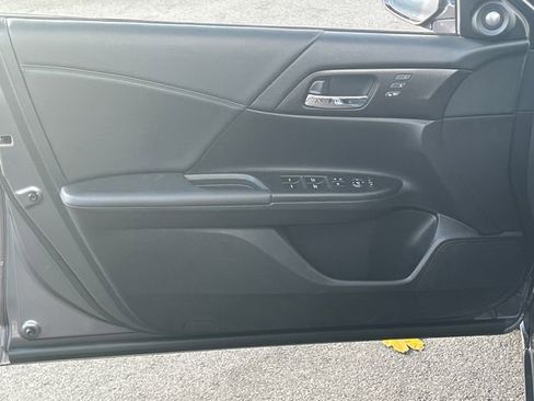 Used 2015 Honda Accord EX-L image 11