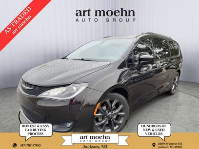Used 2018 Chrysler Pacifica Touring-L w/ Premium Audio Group