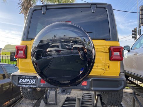 Used 2018 Jeep Wrangler Unlimited Sport S image 9