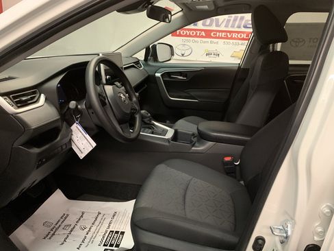 New 2025 Toyota RAV4 XLE w/ Convenience Package image 10