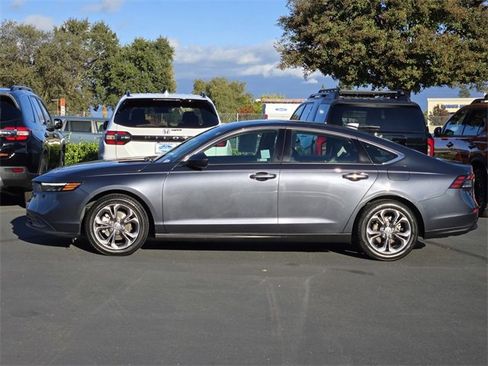 Used 2023 Honda Accord EX image 7